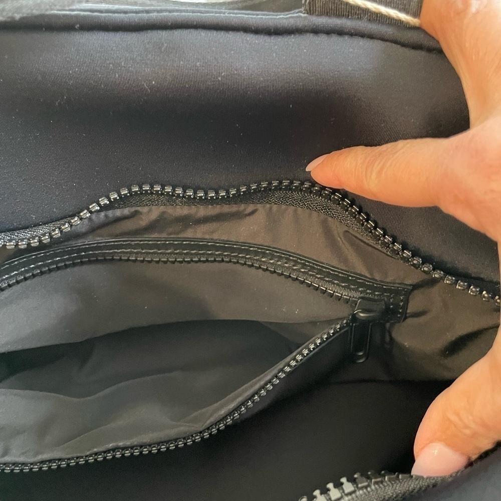 Off-White c/o Virgil Abloh.Women's Black Commercial Printed Neoprene Tote. NWT - Picture 9 of 9